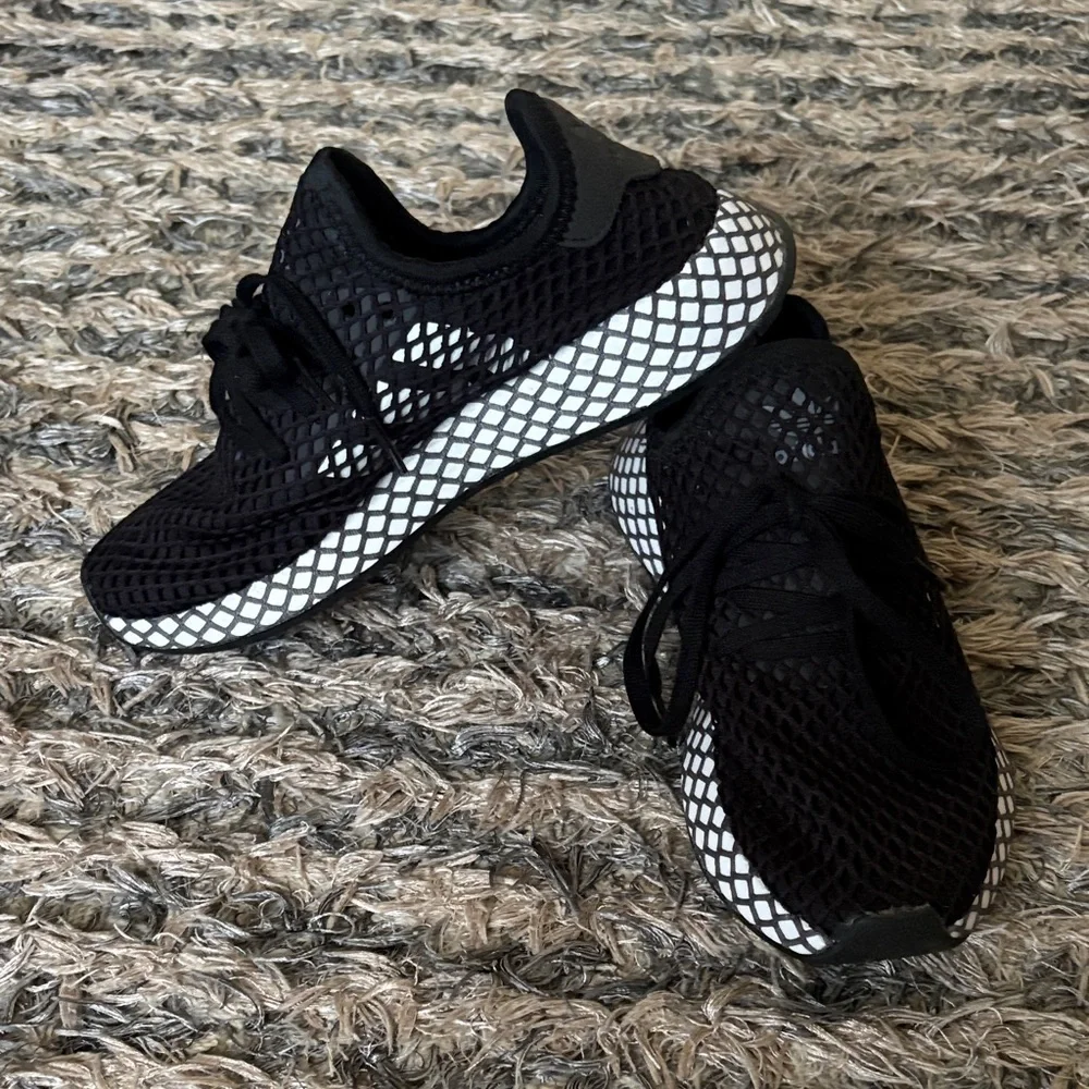adidas Black Mesh Trending Sneakers, Fit Women’s Size 6